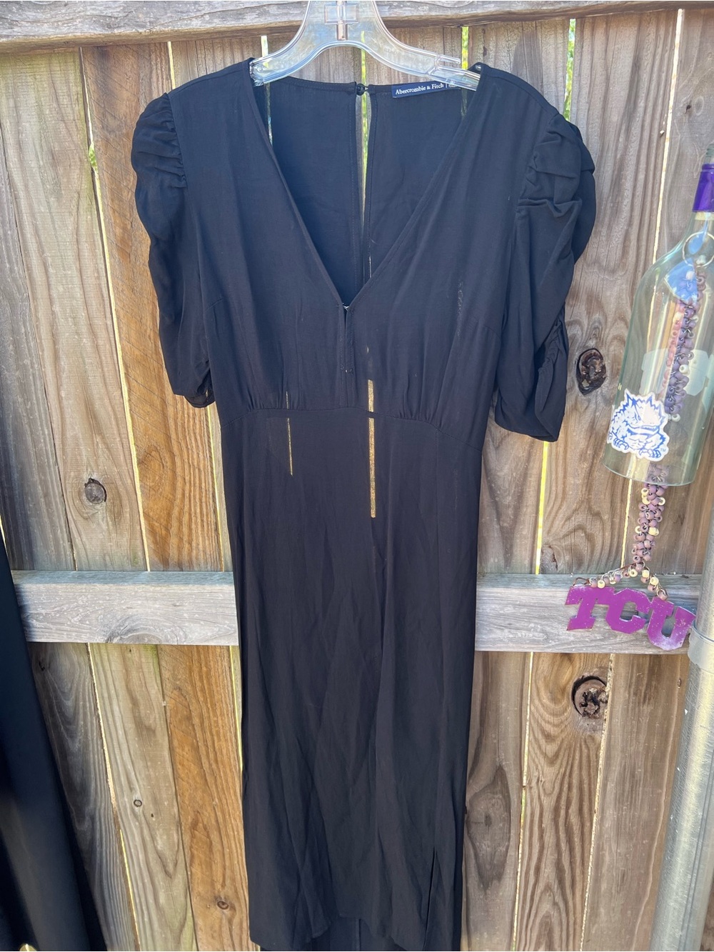 👗Abercrombie & Fitch Classic Black Midi Dress with open back